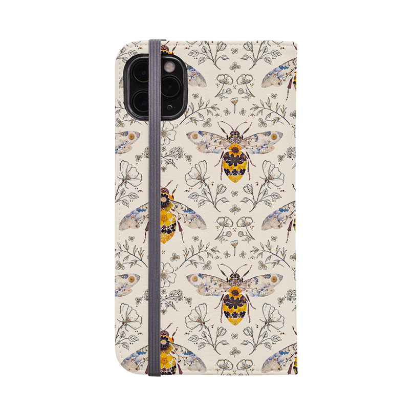 Alabaster Bumble Bee Multi Wallet Case By Helen Ahpornsiri