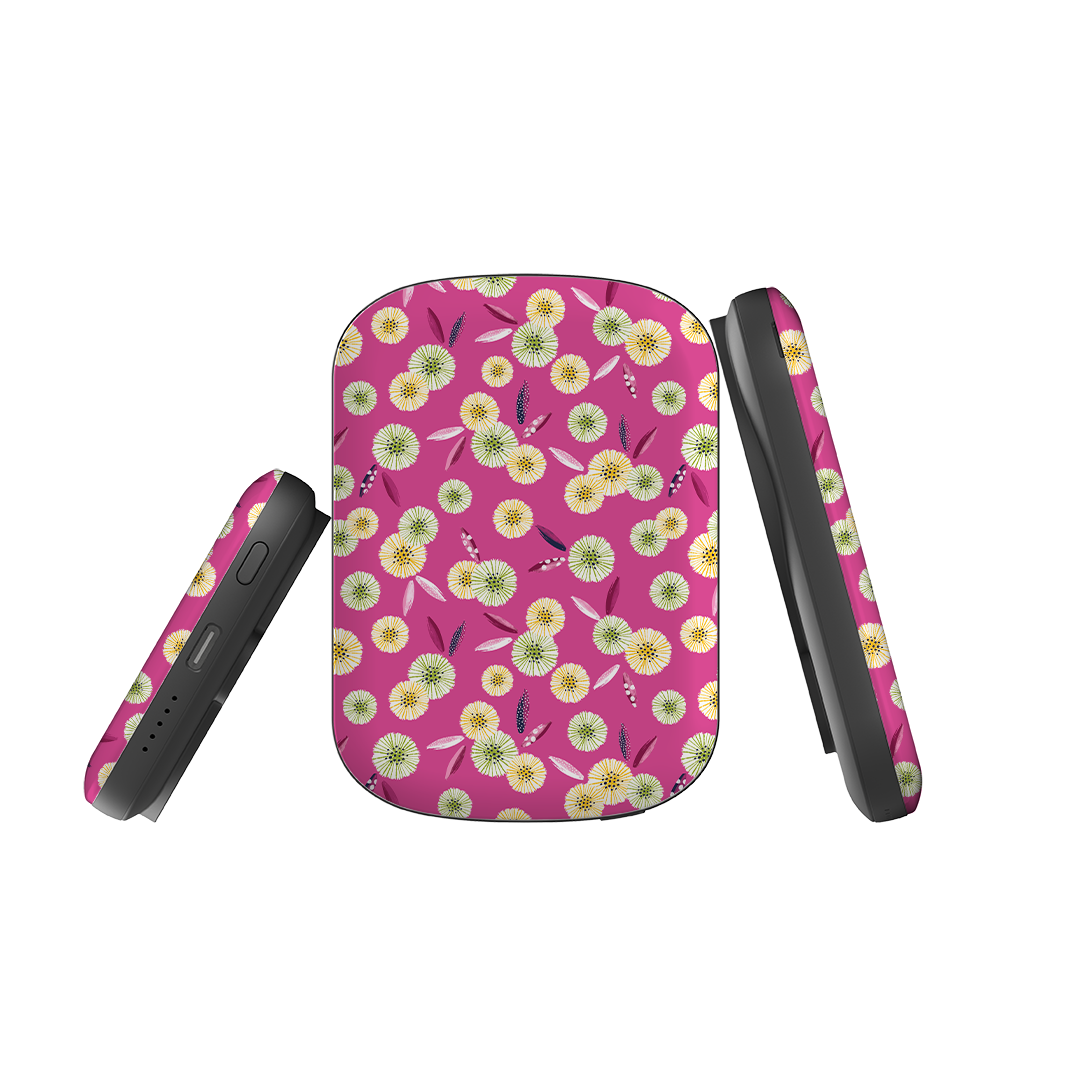 MagSafe Power Bank - Daisy III By Ali Brookes