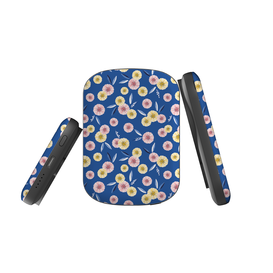 MagSafe Power Bank - Daisy IV By Ali Brookes
