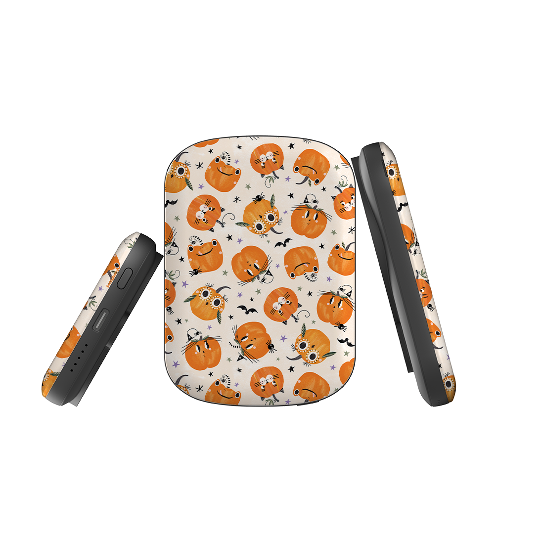 MagSafe Power Bank - Halloween Pumpkin Light By Ali Brookes