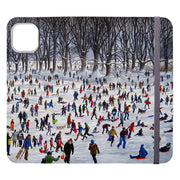 Étui portefeuille pour téléphone - Snow Time par Philip Hood - Étui portefeuille en cuir végétalien. Cuir végétalien. Trois fentes pour cartes. Extérieur entièrement imprimé. Compatibilité : Consultez le menu déroulant pour les options, veuillez sélectionner le bon étui car nous imprimons sur commande. - Stringberry
